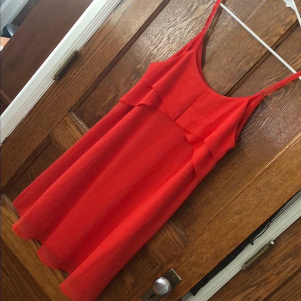 LuLus red mini with adjustable straps